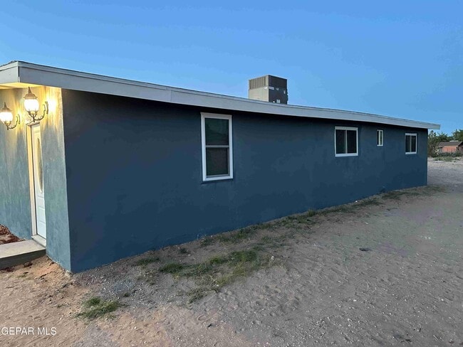 Building Photo - 712 Ascencion St