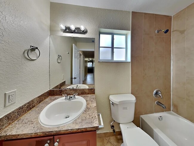 Building Photo - 6314 Plunkett St