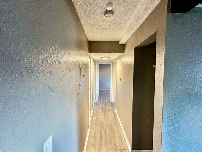 Building Photo - **MOVE IN SPECIAL - FIRST MONTH'S RENT FREE!!** "Charming 2-Bed Condo in Golden, CO - Cozy Living!"