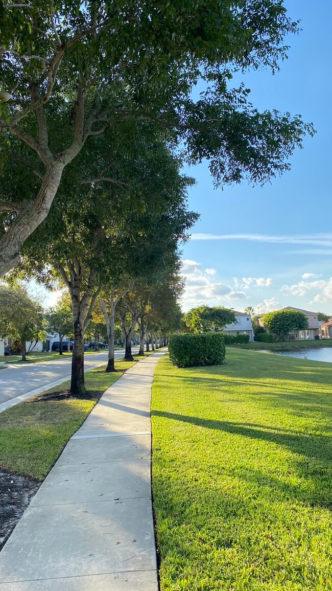 Building Photo - 9814 Shepard Pl