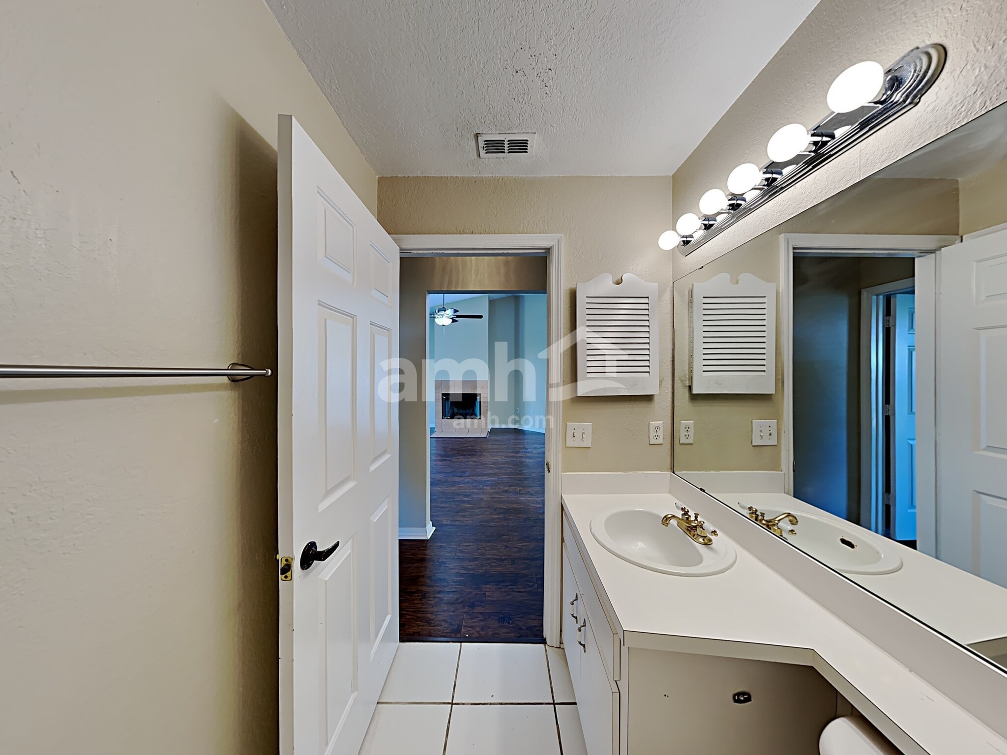 Building Photo - 2862 Hickory Ridge Dr