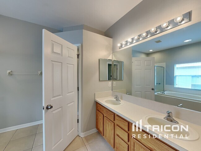 Building Photo - 1143 Emerald Hill Way