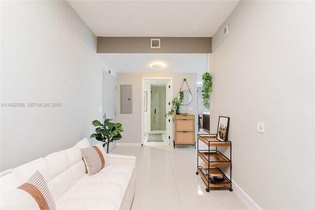 Building Photo - 488 NE 18th St