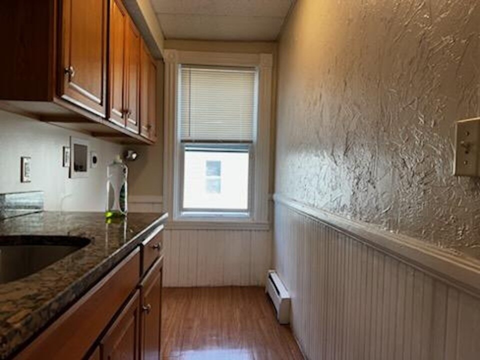 Building Photo - 49 Mendon St