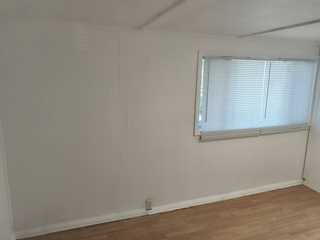 Building Photo - 708 Hickory Hill Ln