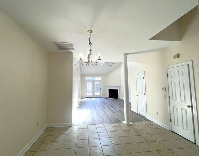 Building Photo - 4BRd Carleton Place, Upscale Brick town home, 1 car garage!  Central Wilmington!