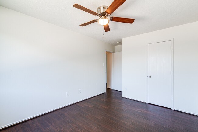 Building Photo - 7215 Autumn Day Ct