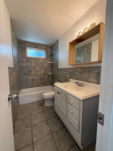 Building Photo - Charming Highland Park Retreat | Spacious 3BD/3BA on a Cul-de-Sac