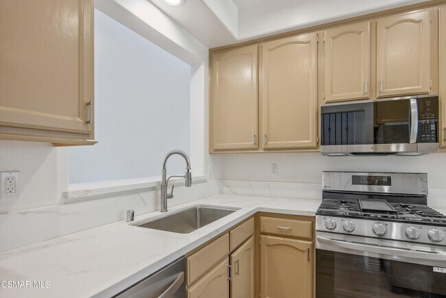 Building Photo - 4791 Parma Dr