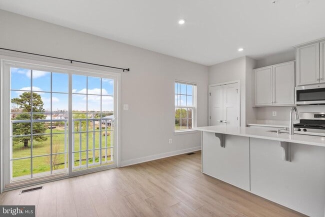 Building Photo - 1505 Wilmer Park Ln