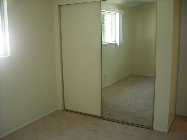 Building Photo - Marina Village Penthouse Condominium Home