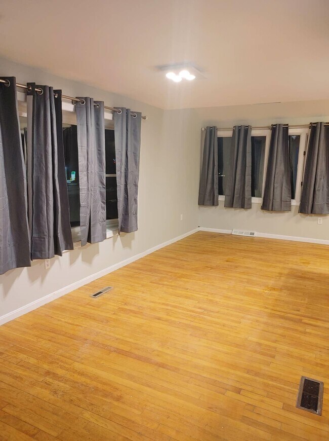 Building Photo - 93 Sentry Way