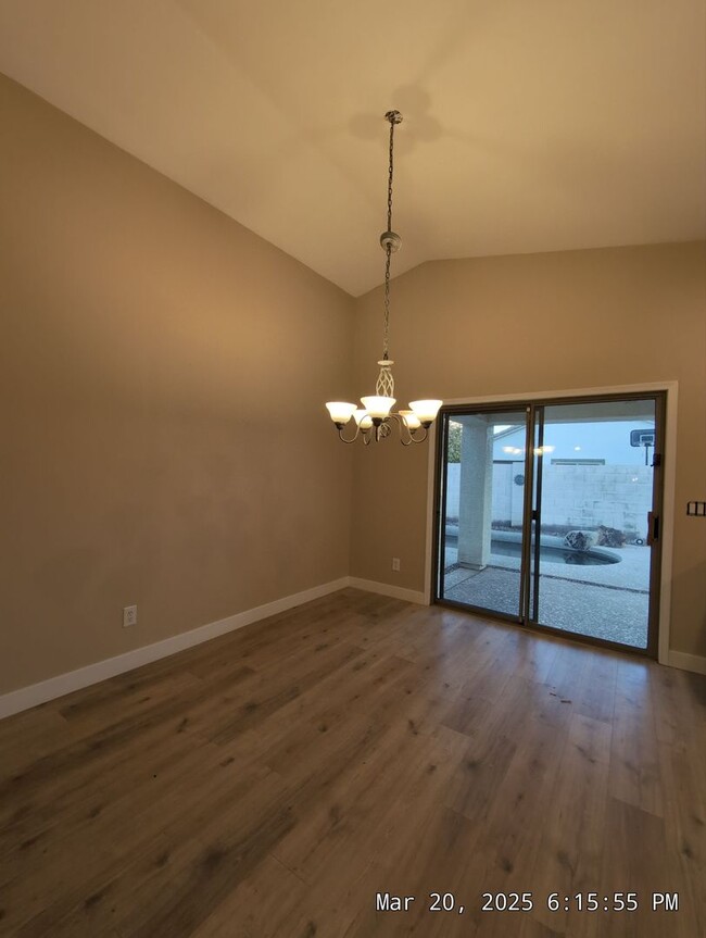 Building Photo - SPACIOUS and beautifully remodeled home! E...
