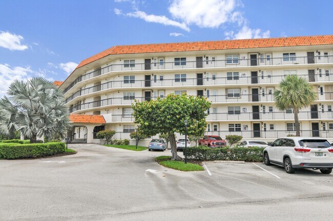Building Photo - 2871 N Ocean Blvd