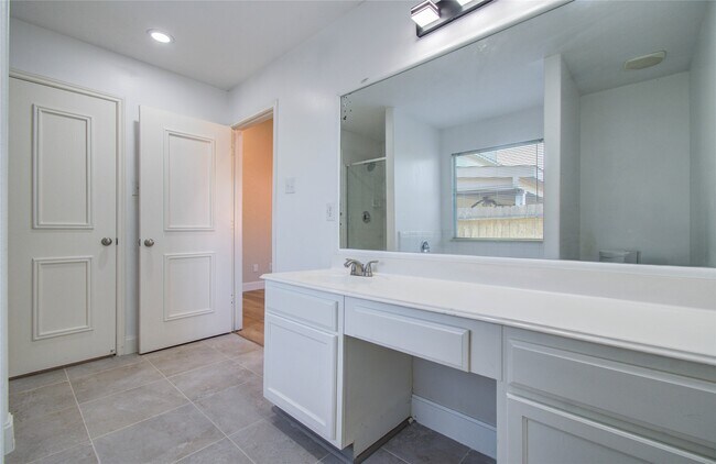 Building Photo - 12846 Sai Baba Dr