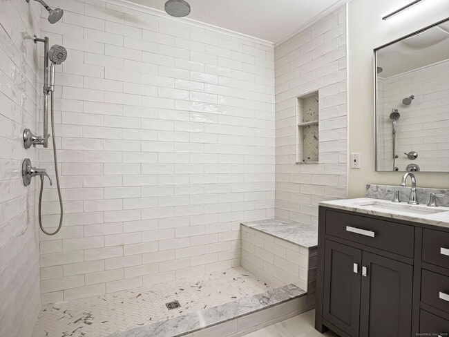 Building Photo - 51 Forest Ave