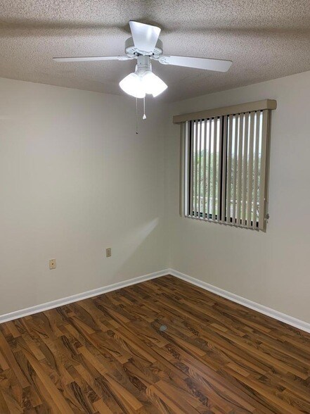 Building Photo - 6193 Balboa Cir