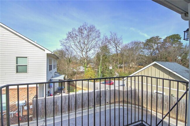 Building Photo - 2042 Bolton Rd NW