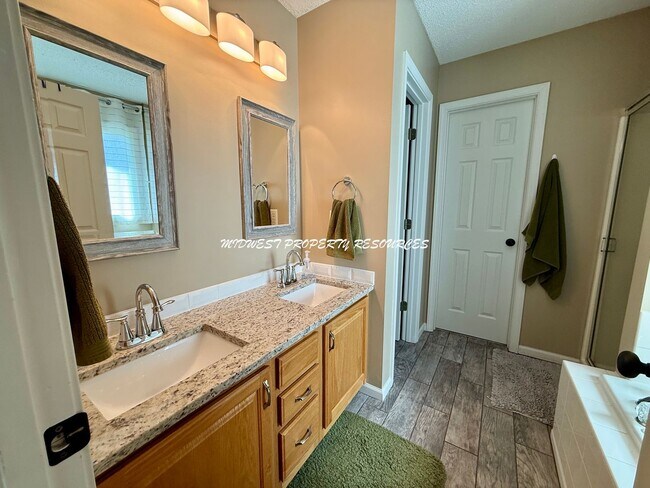 Building Photo - BEAUTIFUL TWO-STORY HOME w/POND VIEWS