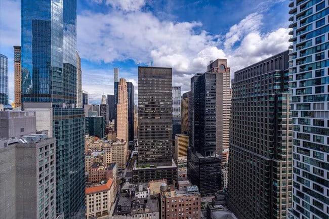 Building Photo - 254 W 54th St