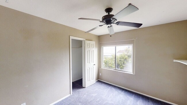 Building Photo - 359 Santa Rita Pl