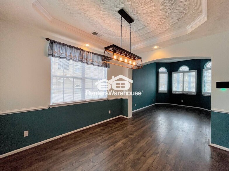 Building Photo - 1921 Spain Ln