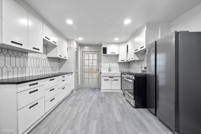 Building Photo - 3 br, 2 bath Duplex - 929 Oglethorpe Avenu...