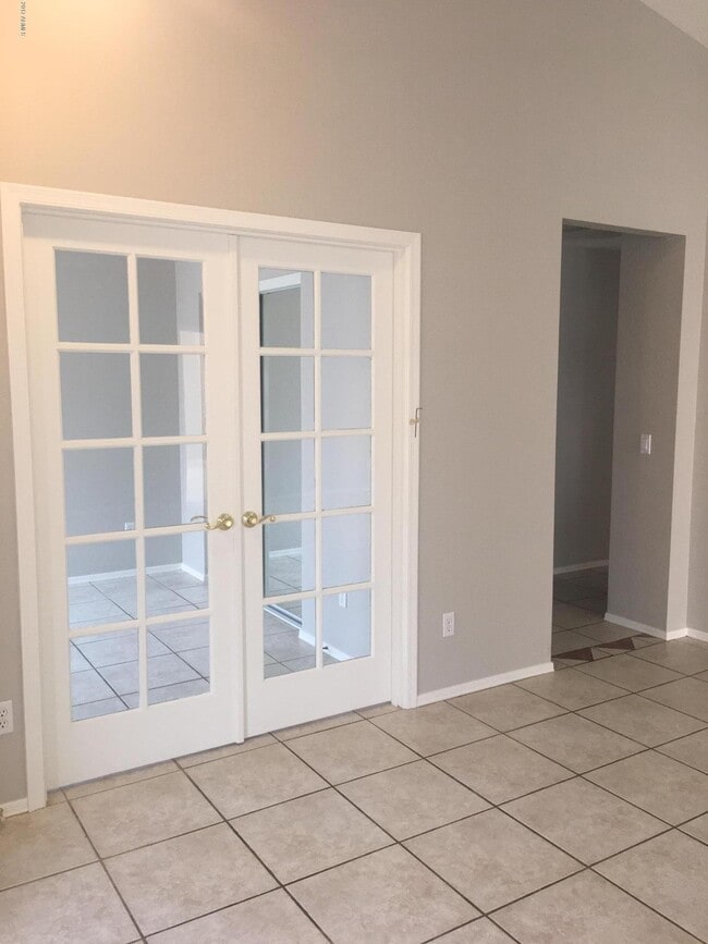 Building Photo - 16508 N 113th Ave