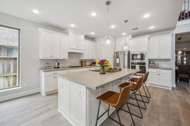 Building Photo - 9823 Magnolia Ests Ln