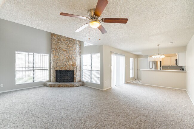 Building Photo - 5731 Easthampton Dr