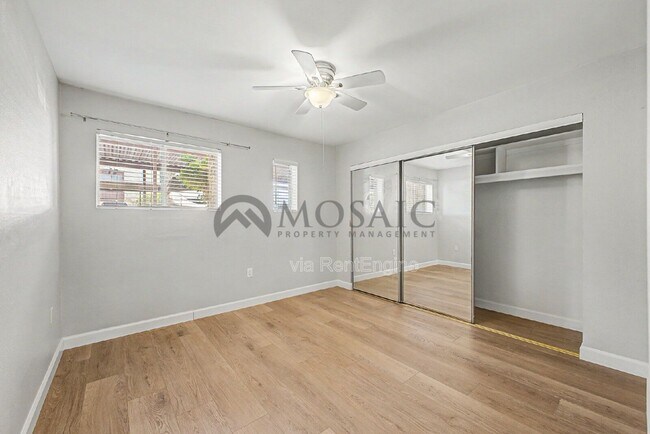 Building Photo - 461 W Holmes Ave