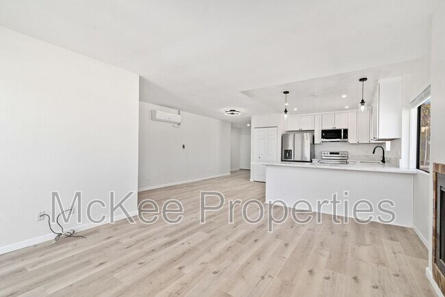 Building Photo - 307 San Elijo St