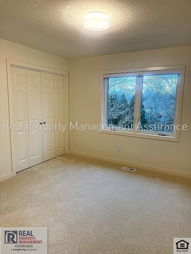 Building Photo - ** PRICE REDUCED! **Stunningly beautiful l...