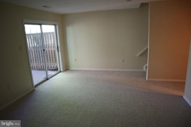 Building Photo - 10848 Douglas Ave