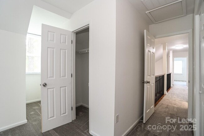 Building Photo - 8506 Ducksbill Dr