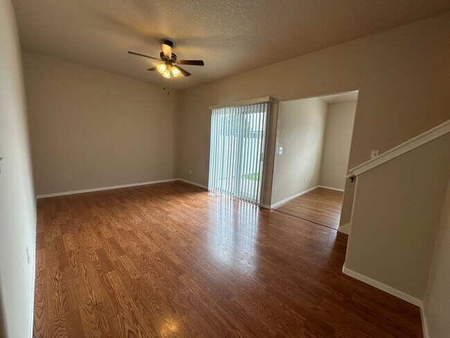 Building Photo - S0476