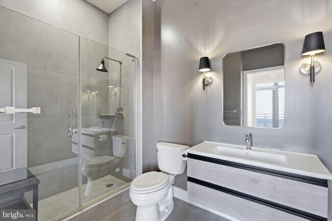 Building Photo - 520 John Carlyle St