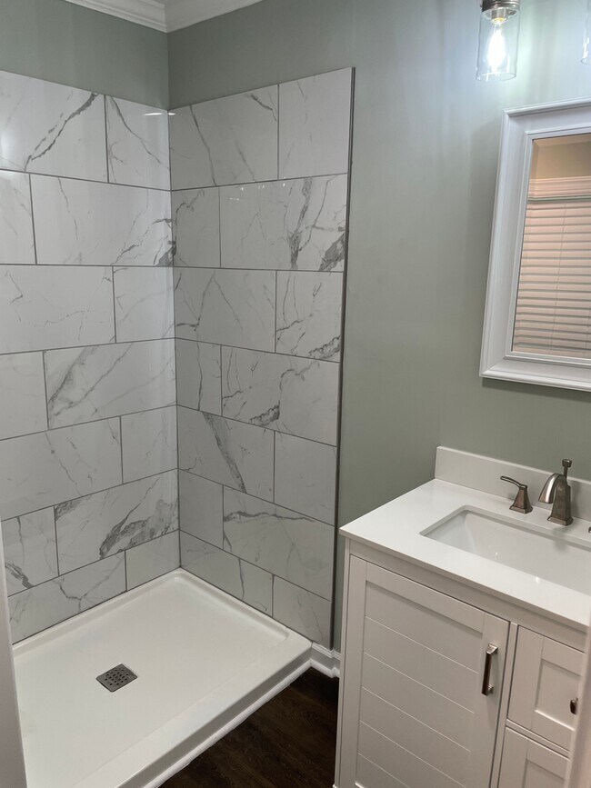 Building Photo - 820 Hamrick St