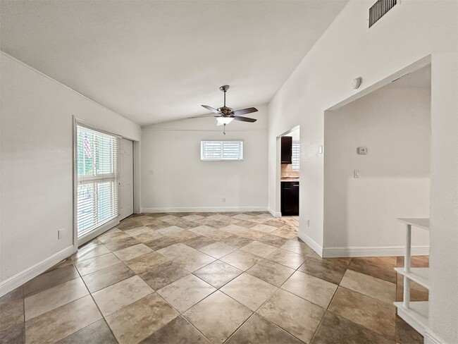 Building Photo - Updated and Move-in Ready Home in Largo! 1bed|1bath