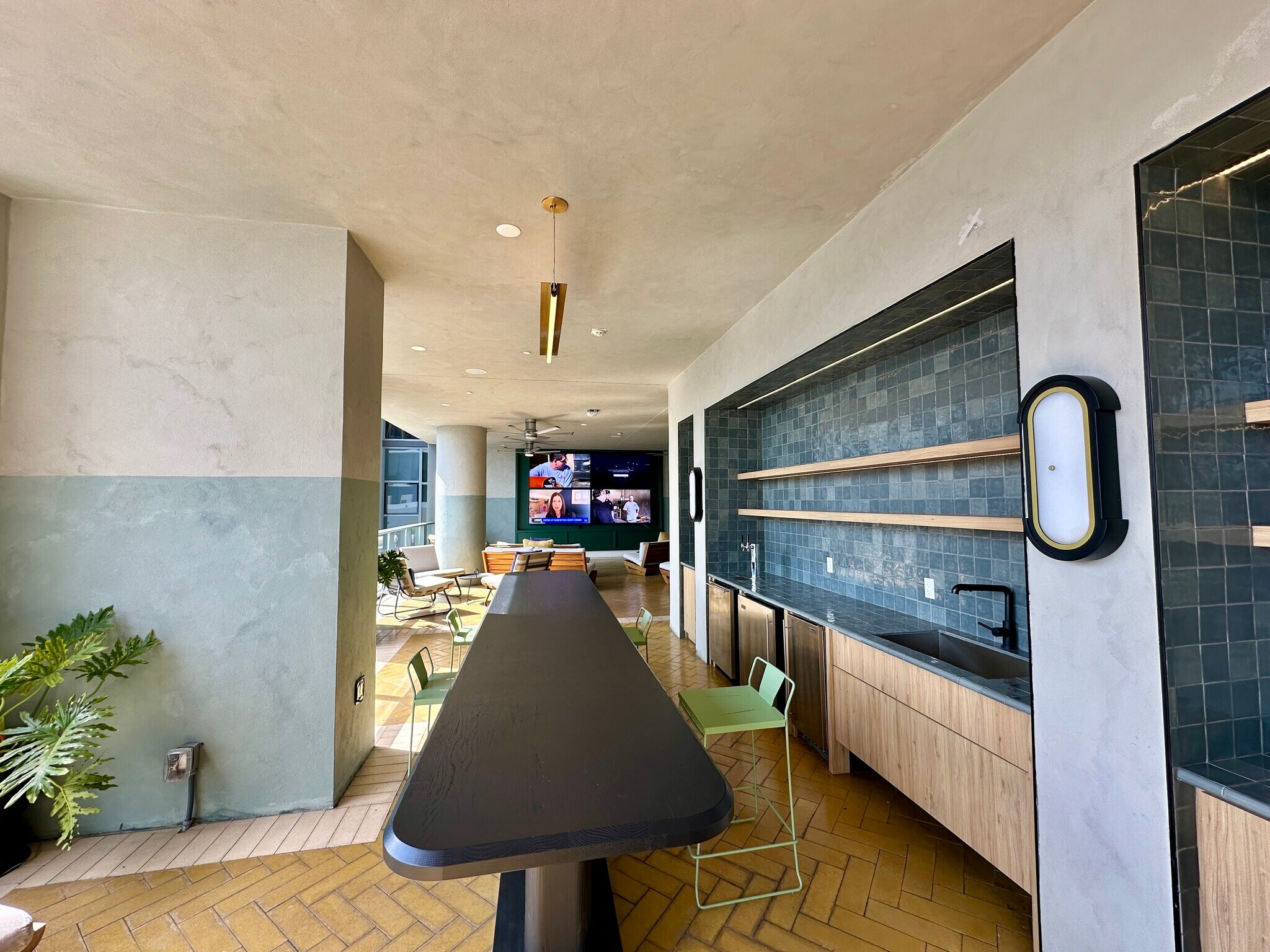 Building Photo - 337 NW 31st St