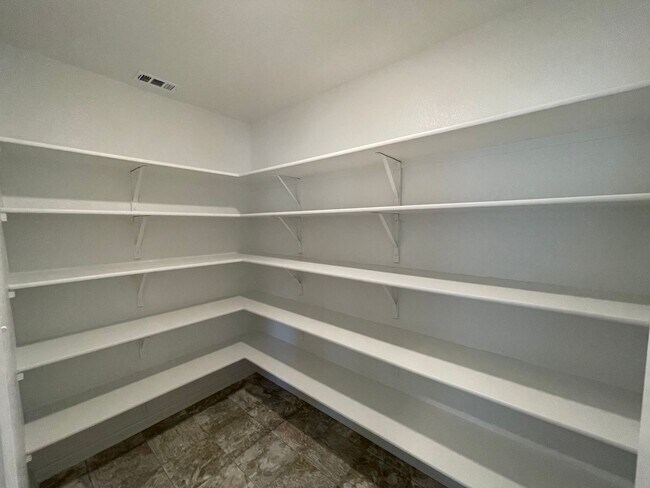 Building Photo - 4 Bdrm Home in Legend Heights, NBTX
