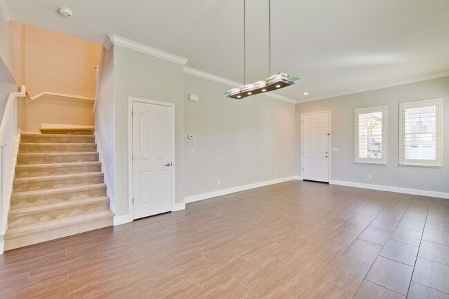 Building Photo - Gorgeous and Very Spacious Home - 3BR 2.5 BA in  San Jose - This is a MUST SEE!!!