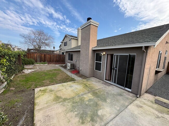 Building Photo - Beautiful 3 Bedroom, 2 Bath Single Story Oakley Home