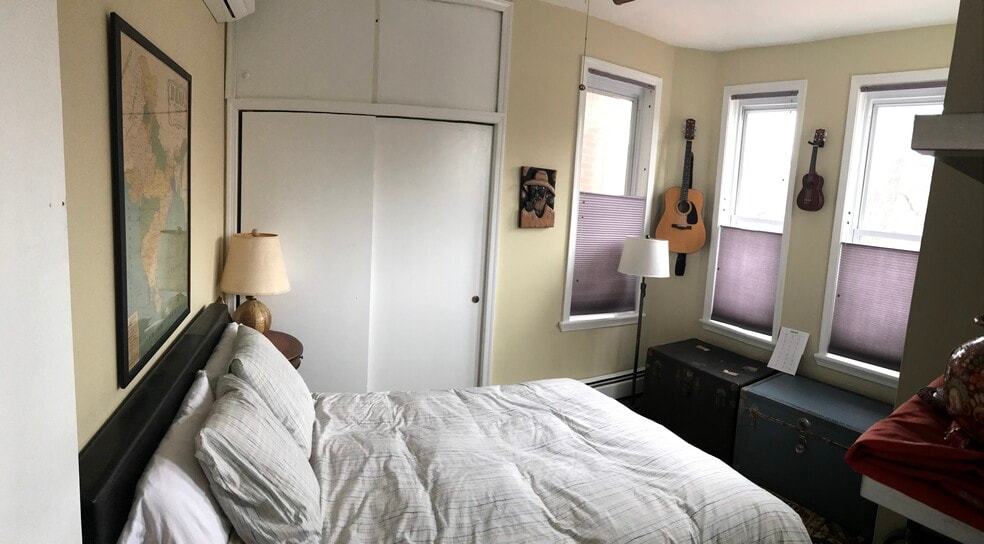 2nd bedroom - 419 A St NE