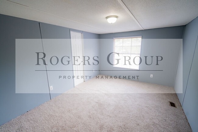 Building Photo - 2390 Hicksboro Rd
