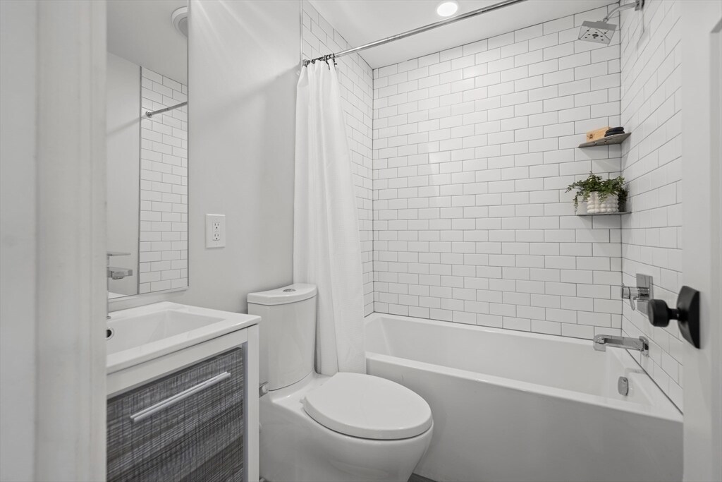 Building Photo - 62 Governor Winthrop Rd