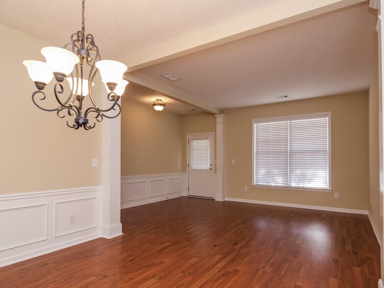 Building Photo - 3515 Ridgefair Dr