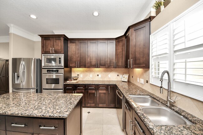 Building Photo - 2416 Bevis St