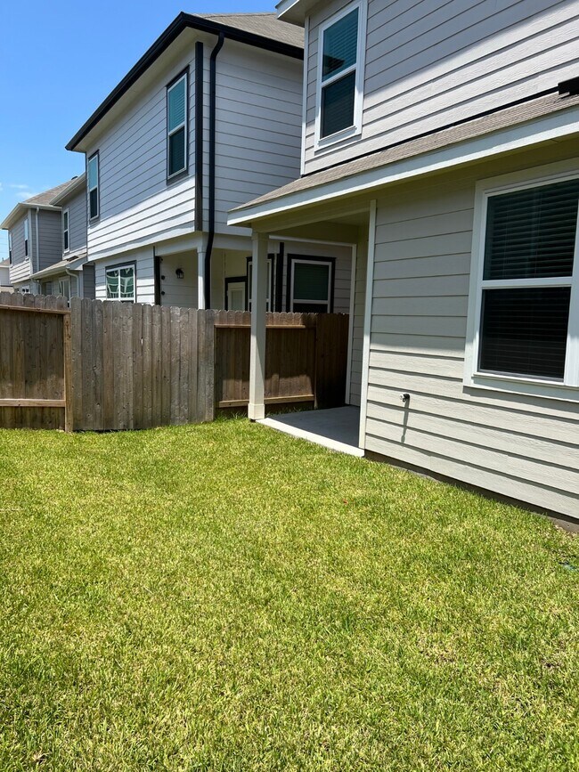 Building Photo - 3911 Faletti Dr