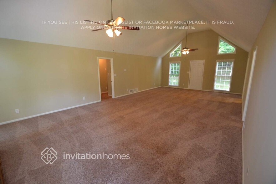 Building Photo - 1501 Sundale Dr
